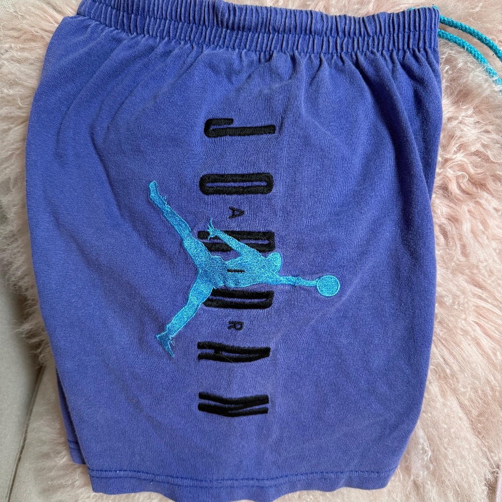 Vintage Nike Air Jordan Embroidered Cotton Shorts Cobalt Blue Men’s Small Quilt